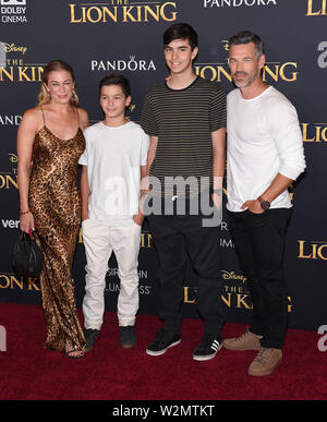 Juli 9, 2019 - Hollywood, Kalifornien, USA - LeAnn Rimes, Jake Austin Cibrian, Mason Edward und Cibrian Eddie Cibrian kommt für die Premiere des Films 'The Lion King' an der Dolby Theater. (Bild: © Lisa O'Connor/ZUMA Draht) Stockfoto