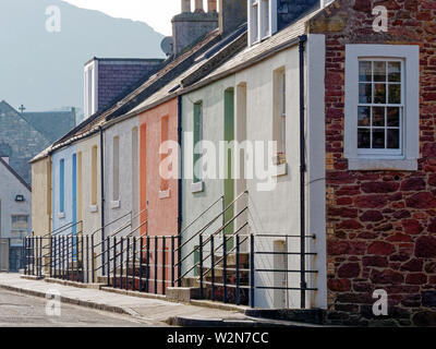 Pastellfarbene Häuser in North Berwick, East Lothian, Schottland, Großbritannien. Stockfoto