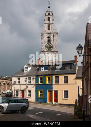 Die Stadt Cork, Cork, Irland. 05. April 2019. Shandon Turm überragt die Häuser an der Kreuzung von Franziskus und John Redmond Straßen in die Stadt Cork, Ir Stockfoto