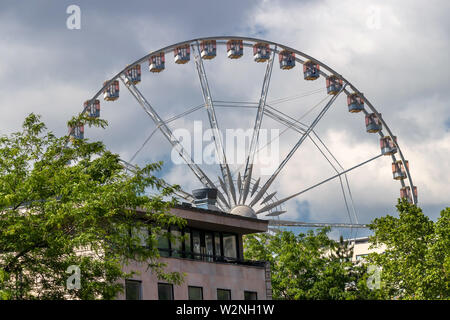 Blick auf das Riesenrad in Budapest, Ungarn Stockfoto