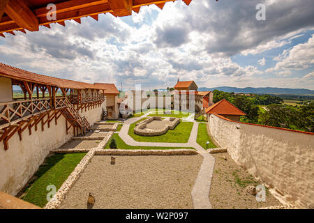 Ansicht des Feldioara Festung. Siebenbürgen, Rumänien Stockfoto