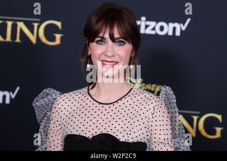 Hollywood, Vereinigte Staaten. 09 Juli, 2019. HOLLYWOOD, LOS ANGELES, Kalifornien, USA - Juli 09: Schauspielerin Zooey Deschanel kommt bei der Weltpremiere von Disney's "Der König der Löwen' an der Dolby Theater am 9. Juli 2019 in Hollywood, Los Angeles, Kalifornien, USA. (Foto von Xavier Collin/Image Press Agency) Quelle: Bild Presse Agentur/Alamy leben Nachrichten Stockfoto