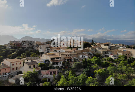 Luftbild Drohne sicht Bild Campanet Stadt hang Wohnbau alte Häuser Gebäude Exterieur im Nordosten von Mallorca Stockfoto