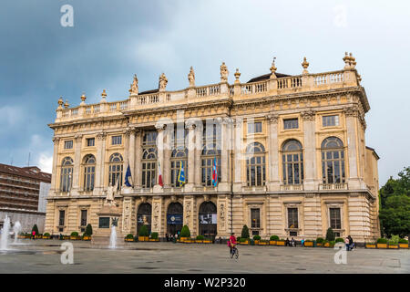 Turin, Italien, 14. Juni 2018: Royal Palace (Palazzo Madama e Casaforte degli Acaja) in Turin, Italien. Zum UNESCO-Welterbe Liste als Pa hinzugefügt Stockfoto