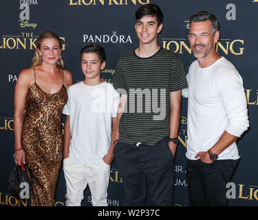 HOLLYWOOD, LOS ANGELES, Kalifornien, USA - Juli 09: LeAnn Rimes, Jake Austin Cibrian, Mason Edward und Cibrian Eddie Cibrian Ankommen bei der Weltpremiere von Disney's "Der König der Löwen' an der Dolby Theater am 9. Juli 2019 in Hollywood, Los Angeles, Kalifornien, USA. (Foto von Xavier Collin/Image Press Agency) Stockfoto