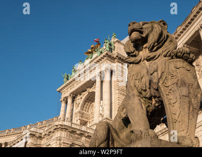 Äußeren architektonischen Details der Österreichischen Nationalbibliothek Eingang am Heldenplatz, Neue Burg, Hofburg, Innere Stadt, Wien, Österreich Stockfoto