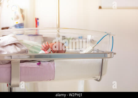 Hand- und Herzfrequenz Babyphone in ICU Stockfoto