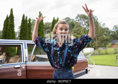 Millie Bobby Brown, der tranger Dinge 3' (2019) Foto: Netflix / Die Hollywood Archiv Stockfoto