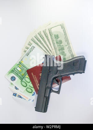 Dollar und Euro und Pass-gangster Terrorismus Stockfoto