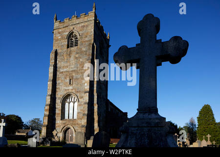 Waddington kleinen malerischen Dorf in der Nähe von Clitheroe im Ribble Valley, Lancashire, St Helen's Kirche und Friedhof Sandstein Grad II * aufgeführten Stockfoto