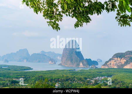 Gesehen die unsichtbaren Sicht von samet Nang Chi, in der Phang Nga Provinz. Ein Paradies, das in Thailand besucht werden müssen. Stockfoto