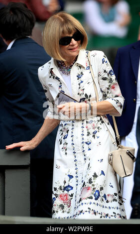 American Vogue, Chefredakteurin, Anna Wintour am 9. Tag der Wimbledon Championships im All England Lawn Tennis and Croquet Club, Wimbledon. Stockfoto