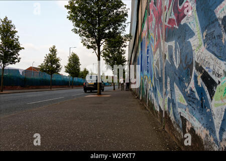 Internationalen Frieden Wand, Cupar Weg, West Belfast, Nordirland, Vereinigtes Königreich Stockfoto