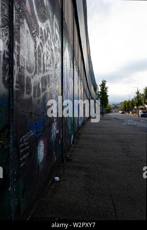 Internationalen Frieden Wand, Cupar Weg, West Belfast, Nordirland, Vereinigtes Königreich Stockfoto