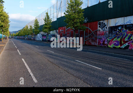 Internationalen Frieden Wand, Cupar Weg, West Belfast, Nordirland, Vereinigtes Königreich Stockfoto