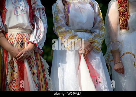 Italien, Lombardei, Crema, Fest der Völker, Albanien Tänzer tragen Tracht Stockfoto