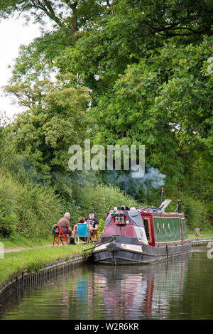 Narrowboats auf dem Stratford-upon-Avon Kanal zwischen Lapworth und Lowsonford, Warwickshire, England, Großbritannien Stockfoto