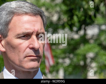 Geschäftsführender Direktor des United States Citizenship und Immigration Services Ken Cuccinelli trifft Reporter an der nördlichen Einfahrt des Weißen Hauses in Washington, DC am Mittwoch, 10. Juli 2019. Quelle: Ron Sachs/CNP/MediaPunch Stockfoto