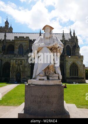 Richard Hooker Statue, Kathedrale von Exeter, Exeter, Devon, England Stockfoto