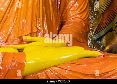 Buddha Statue im gangaramaya Tempel, Colombo, Sri Lanka. Close-up. Stockfoto