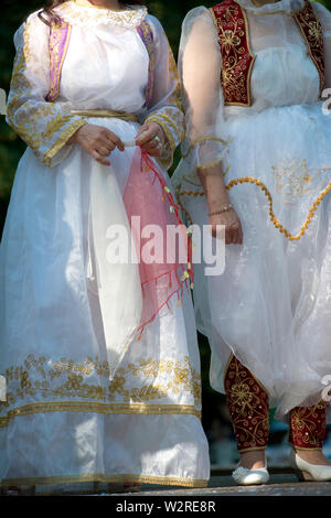 Italien, Lombardei, Crema, Fest der Völker, Albanien Tänzer tragen Tracht Stockfoto