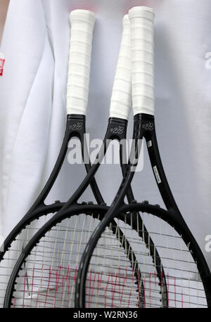 Wimbledon, UK. 10. Juli 2019. Wimbledon Tennis Championships. Roger Federer Tennisschläger, der Schweiz, 2019 Quelle: Allstar Bildarchiv/Alamy leben Nachrichten Stockfoto