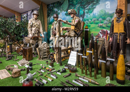 Diorama zeigt amerikanische Soldaten und Munition in das Musée Mémorial d'Omaha Beach Museum, Saint-Laurent-sur-Mer, Normandie, Frankreich Stockfoto