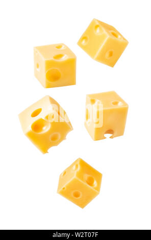 Satz von Fliegen Käsewürfel auf weißem Hintergrund. Stockfoto