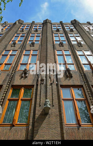 Amsterdam Noord Holland/Niederlande - August 05, 2013: Fassade des Grand Hotel Amrath der ehemaligen historischen scheepvaarthuis auf Prins Hendrikkade Stockfoto