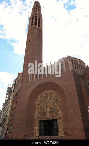 Die Kirche von St. Odile, Paris, Frankreich, in der neo-byzantinischen Stil erbaut, die 1930 eröffnet wurde. Stockfoto