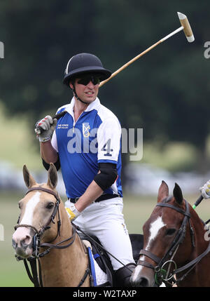 Der Herzog von Cambridge spielt Polo in der Khun Vichai Srivaddhanaprabha Memorial Polo Trophy während der King Power Royal Charity Polo Tag an billingbear Polo Club, Wokingham, Berkshire. Stockfoto