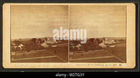 Osten, von Turm Seminar, Kent's Hill, Maine (Readfield Depot im Abstand über Kirche), von Frank ein Morrill Stockfoto