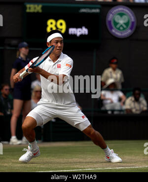 Wimbledon, UK. 10. Juli 2019. Kei Nishikori von Japan während sein Viertelfinale gegen Roger Federer in Wimbledon heute. Federer gewann das Match in vier Sätzen. Quelle: Adam Stoltman/Alamy leben Nachrichten Stockfoto