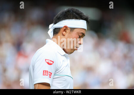 Wimbledon, UK. 10. Juli 2019. Kei Nishikori von Japan während der Herren Einzel Viertelfinale von Wimbledon Lawn Tennis Championships gegen Roger Federer der Schweiz bei der All England Lawn Tennis und Croquet Club in London, England am 10. Juli 2019. Quelle: LBA/Alamy leben Nachrichten Stockfoto