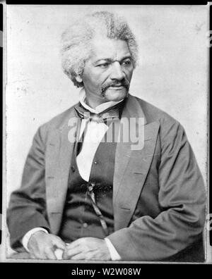 Frederick Douglass (1818-1895), Kopf und Schultern hoch, nach rechts. Eiklar Prozess, von der negativen von LOC gescannt. Stockfoto