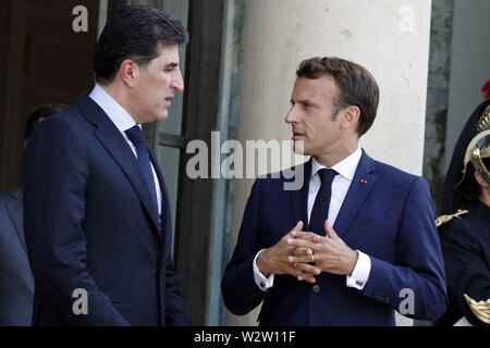 Paris, Frankreich. 10. Juli 2019. Der französische Präsident Emmanuel Längestrich (R) Gespräche mit Nechirvan Barzani, Präsident des Irak semi-autonome Region Kurdistan, im Elysee-palast in Paris, Frankreich, 10. Juli 2019. Credit: Jack Chan/Xinhua/Alamy leben Nachrichten Stockfoto