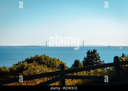 Ansicht der Mackinac Bridge aus dem Westen Täuschungen von Mackinac Island Stockfoto