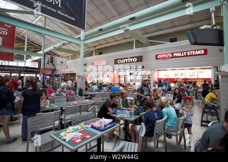 Food Court im Orlando Vineland Premium Outlets Einkaufszentrum Florida USA Vereinigte Staaten von Amerika Stockfoto