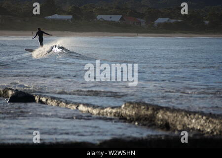 Surfen aus Bellambi Punkt Australien Stockfoto