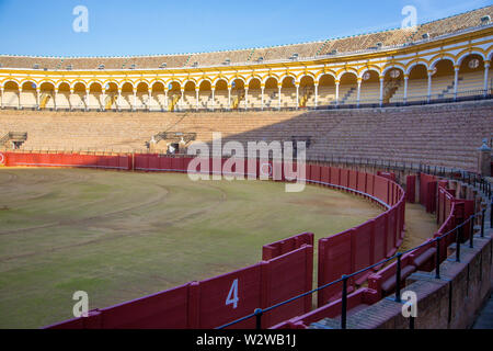 Sevilla, Spanien - 22. Januar 2016: architektonische Details der Plaza de Toros La Maestranza Stockfoto