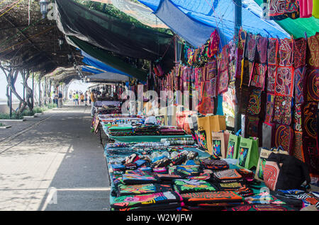 Paseo Esteban Huertas neben der Plaza de Francia in der Altstadt von Panama City entfernt. Stockfoto