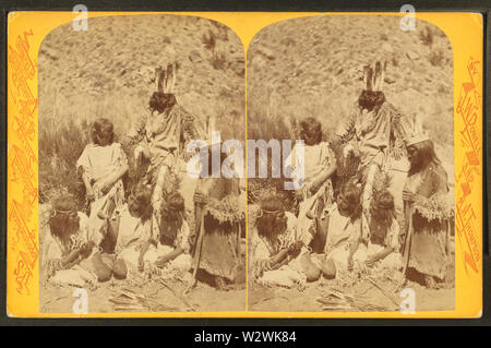 Kai-VAV-Seine, ein Stamm von Pai Utes leben auf dem Kai-bab Plateau in der Nähe der Grand Cañon der Colorado im nördlichen Arizona - die Halskette von Hillers, John K, 1843-1925 Stockfoto
