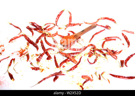 Rote Chilischoten isoliert auf weißem Hintergrund Stockfoto