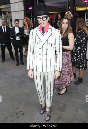 London, Großbritannien. 10. Juli 2019. Joshua Kane, der an der Eröffnungsveranstaltung teilnahm Partei für die Magnum Vergnügen Store in London Quelle: SOPA Images Limited/Alamy leben Nachrichten Stockfoto
