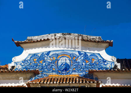 Azulejos Panels auf der Fassade der alten Bahnhof in Aveiro, Portugal Stockfoto