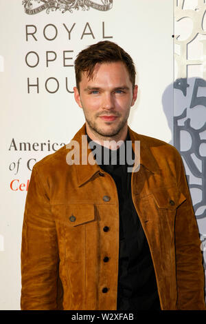 Beverly Hills, Kalifornien, USA. 10. Juli 2019. Nicholas Hoult besucht die Amerikanischen Freunde von Covent Garden 50-Jahr-Feier bei Jean-Georges - Beverly Hills am Juli 10, 2019 in Beverly Hills, Kalifornien. Foto: imageSPACE/MediaPunch Stockfoto
