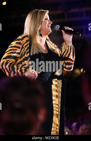 2019 CMA Music Festival Tag 4 Konzerte bei Nissan Stadion mit: Trisha Yearwood Wo: Nashville, Tennessee, United States Wann: 10 Jun 2019 Credit: Judy Eddy/WENN.com Stockfoto