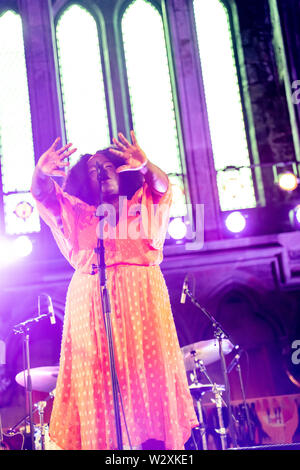 Bergen, Norwegen - Juni 13., 2019. Der englische Sänger und Songwriter Yola führt ein Live Konzert während der norwegischen Musik Festival Bergenfest 2019 in Bergen. (Foto: Gonzales Foto - Jarle H. Moe). Stockfoto