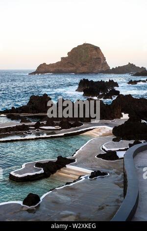 Portugal, Madeira, Porto Moniz, natürlichen Swimmingpools Stockfoto