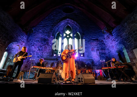 Bergen, Norwegen - Juni 13., 2019. Der englische Sänger und Songwriter Yola führt ein Live Konzert während der norwegischen Musik Festival Bergenfest 2019 in Bergen. (Foto: Gonzales Foto - Jarle H. Moe). Stockfoto